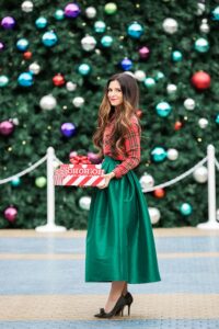 Classic red and green christmas outfit for ladies